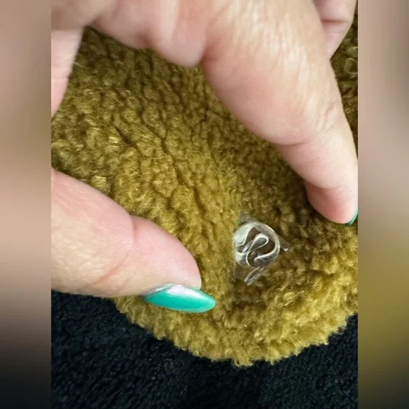 Lululemon sling Carmel Brown Sherpa Crossbody Bag - Picture 4 of 7